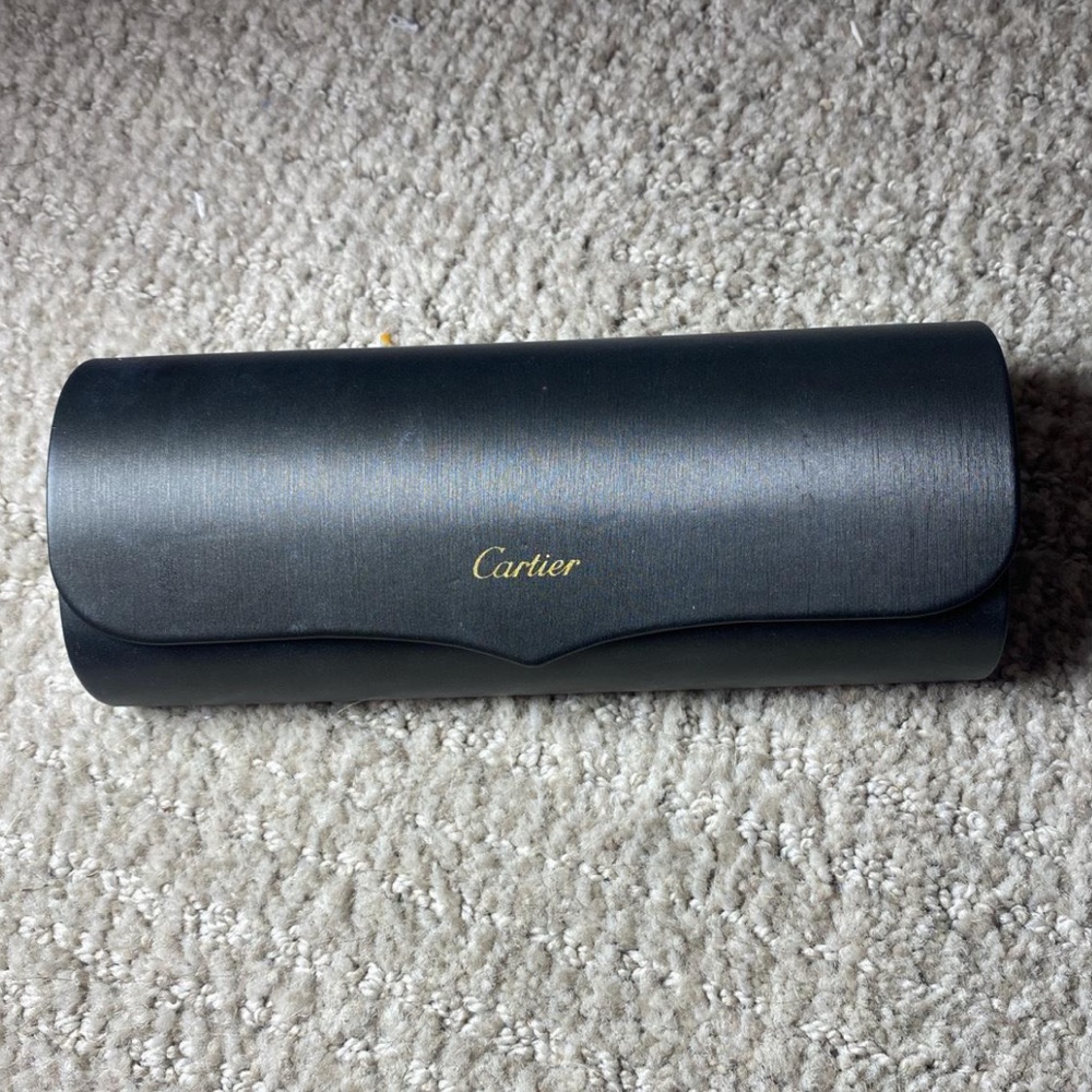 Cartier sunglasses new condition no scratches or any other damages - Picture 2 of 3